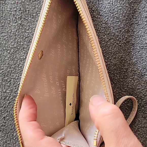 Kate Spade glitter wristlet in a silver/champagne color, excellent condition - Picture 6 of 10